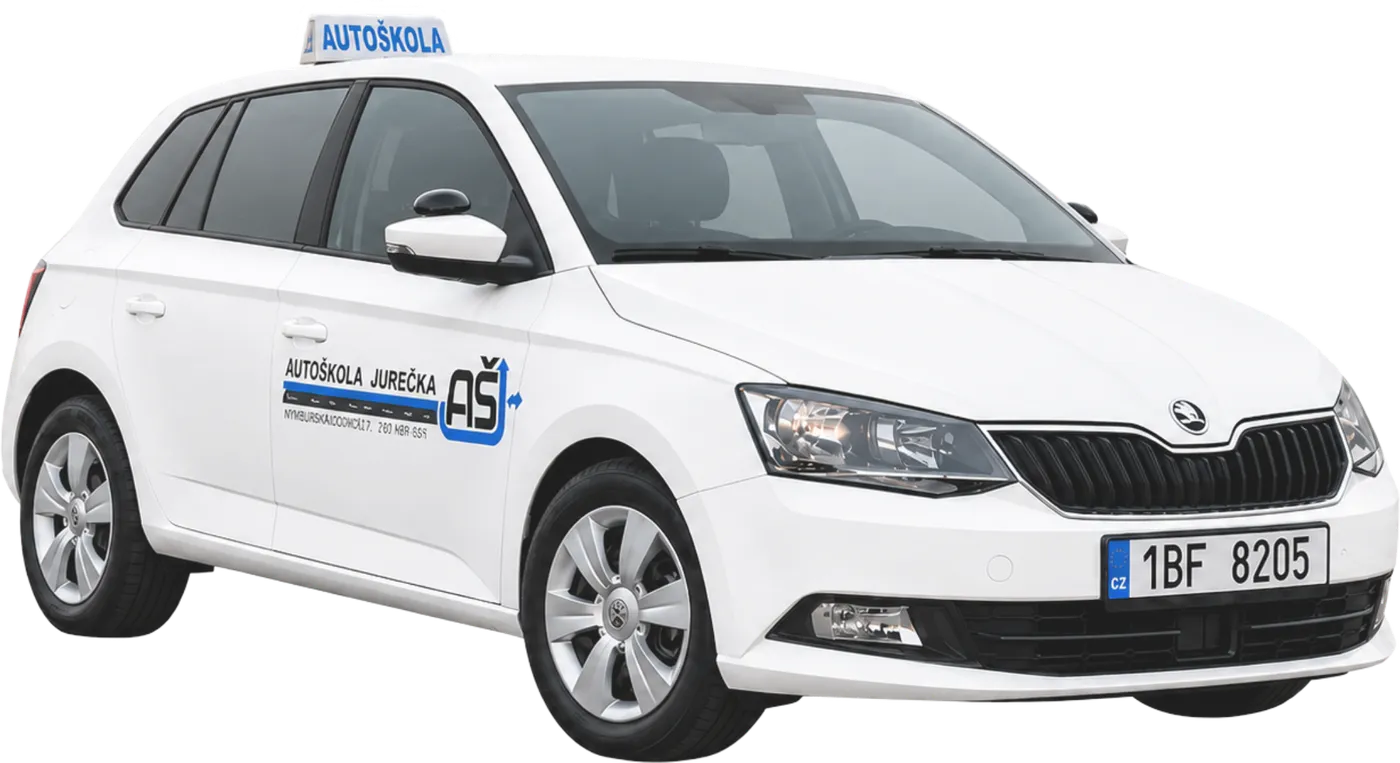 Bílá Škoda Fabia Autoškoly Jurečka s cedulí AUTOŠKOLA na střeše